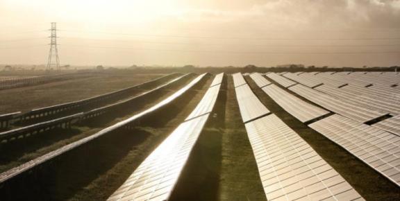 Australia announces massive $1B solar farm with the world’s largest battery