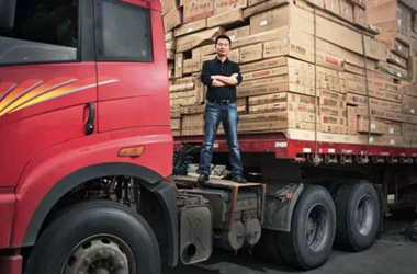 Long Haul Unicorn: China's Truck Startup Wins $1B Valuation